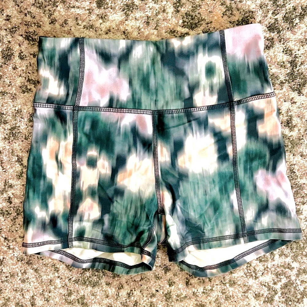 JESSICA SIMPSON || Biker Compression Shorts in Teal Abstract - SZ Small - Picture 2 of 8